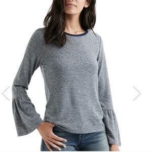 3/$25♥️ Lucky Brand navy striped long bell sleeve